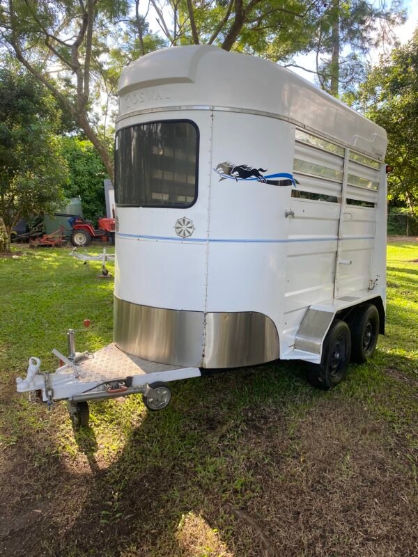 2-Horse Straight Float Hire