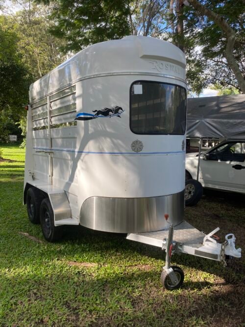 2-Horse Straight Horse Float Hire