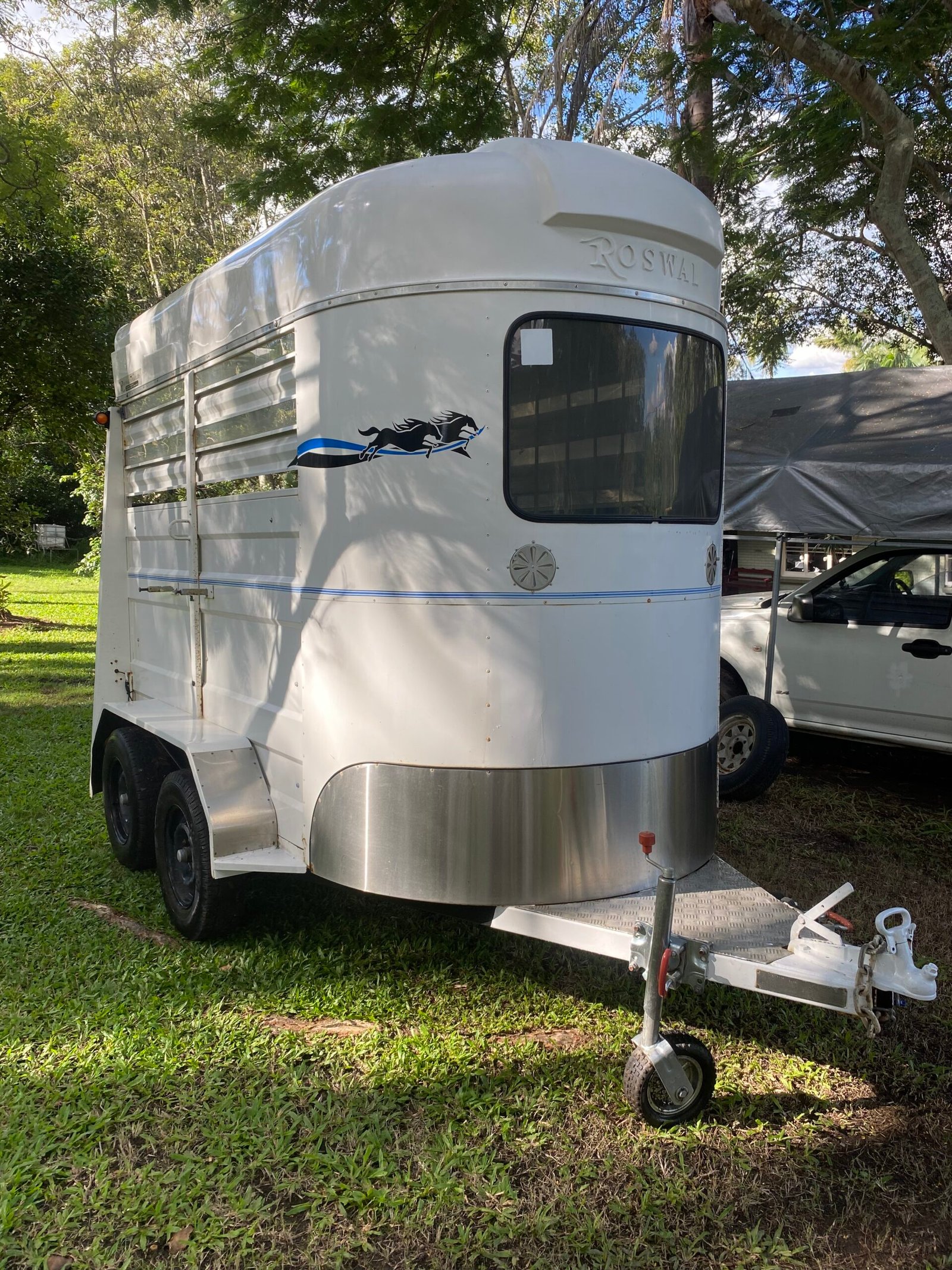 2-Horse Straight Horse Float Hire