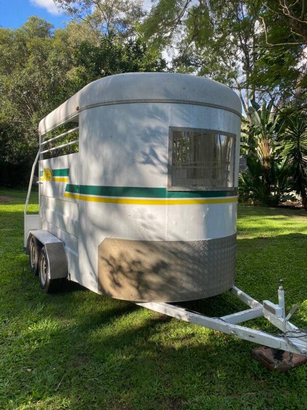 2-Horse Angle Float Hire