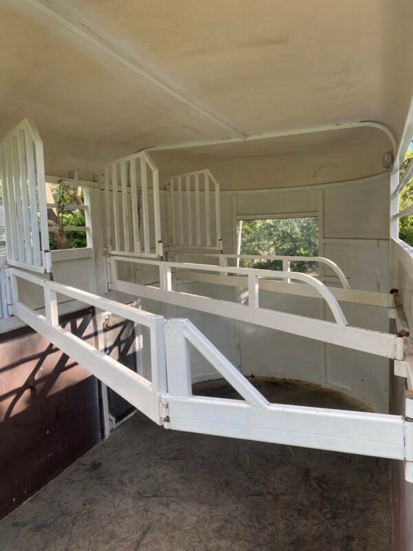 2-Horse Angle Float Hire